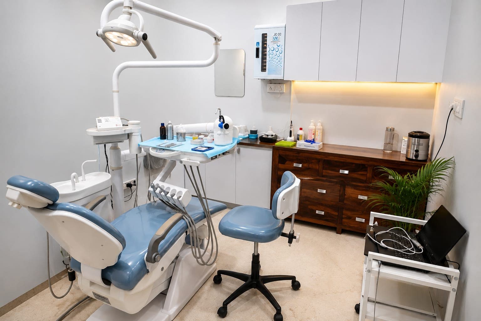 Arya Smiles treatment room